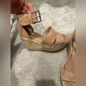 Universal thread from target wedges